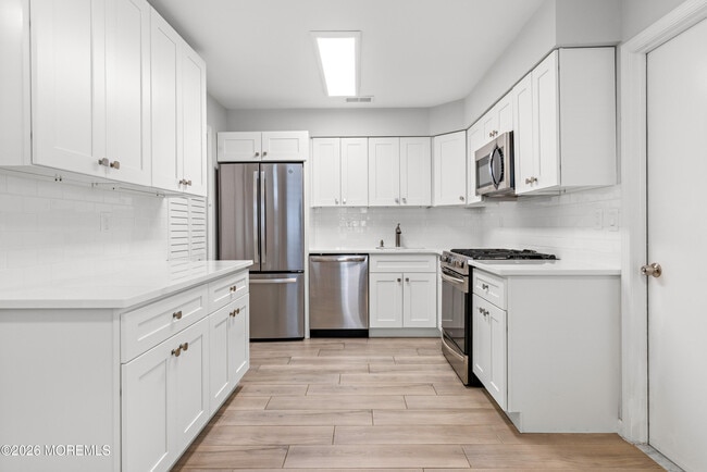 Building Photo - 15 Twain Ct