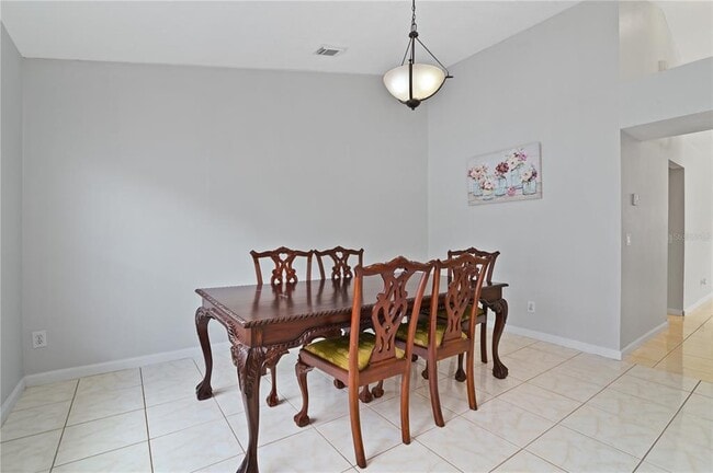 Building Photo - 1714 Snaresbrook Way