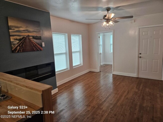 Building Photo - 269 W King St