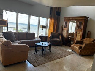 Building Photo - 4950 Bayshore Blvd