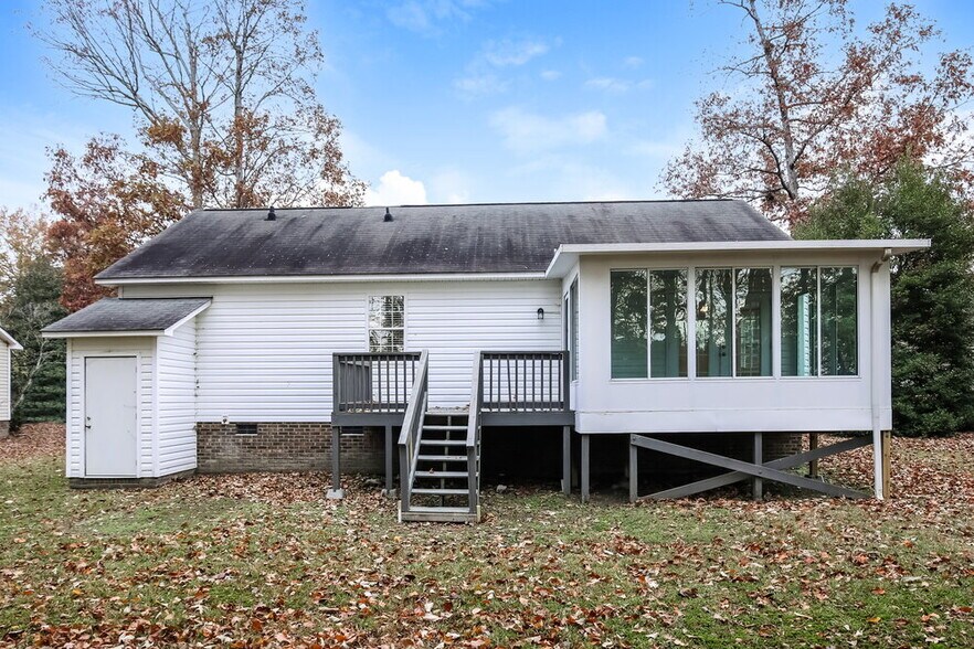 Building Photo - 1461 Smokey Mountain Dr