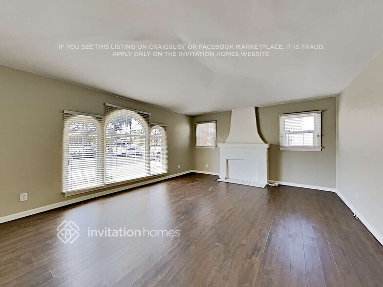 Building Photo - 2903 W 78th St