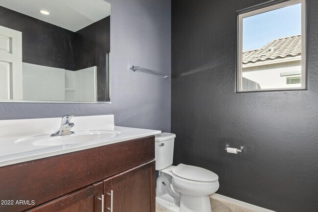 Building Photo - 43721 W Acacia Ave