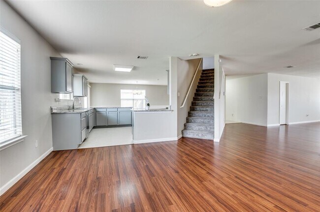 Building Photo - 2017 Laughlin Rd