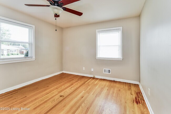 Building Photo - 1615 Stafford Ave