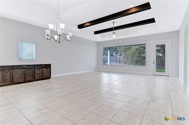 Building Photo - 620 Carriage House