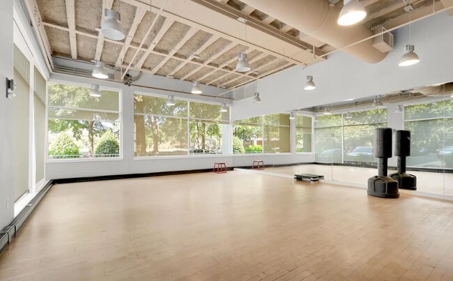 Building Photo - 350 G St SW