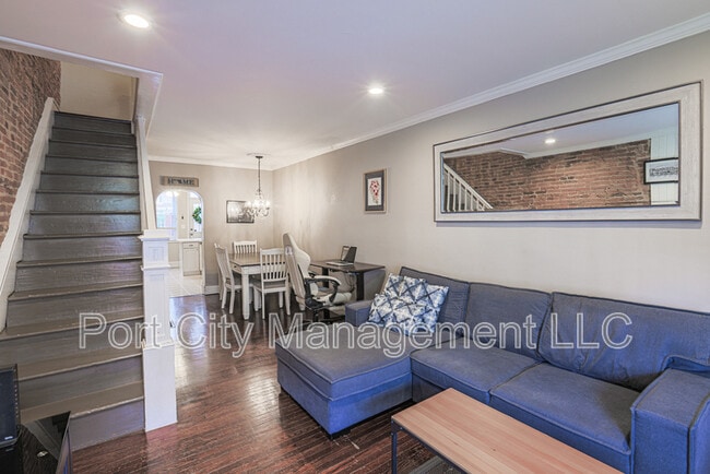 Building Photo - 813 S Belnord Ave