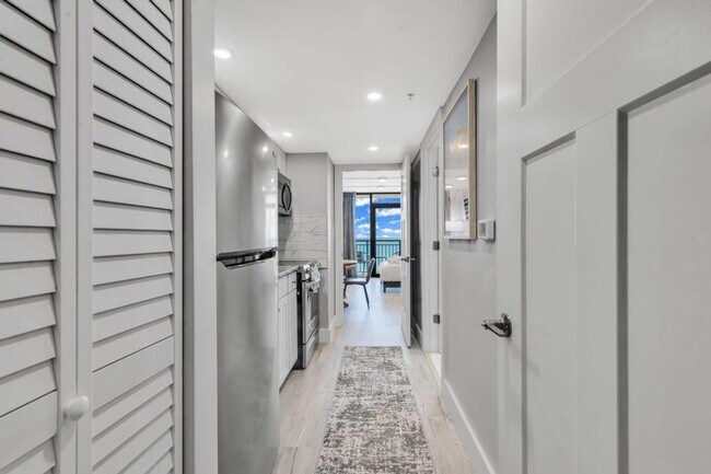 Building Photo - 2004 N Ocean Blvd