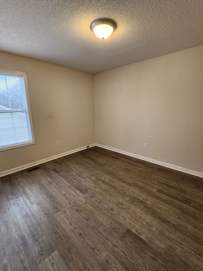 Building Photo - 3b/2b Ranch in Concord