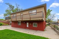Building Photo - Gorgeous Three Bedroom home  in Sunnyside!