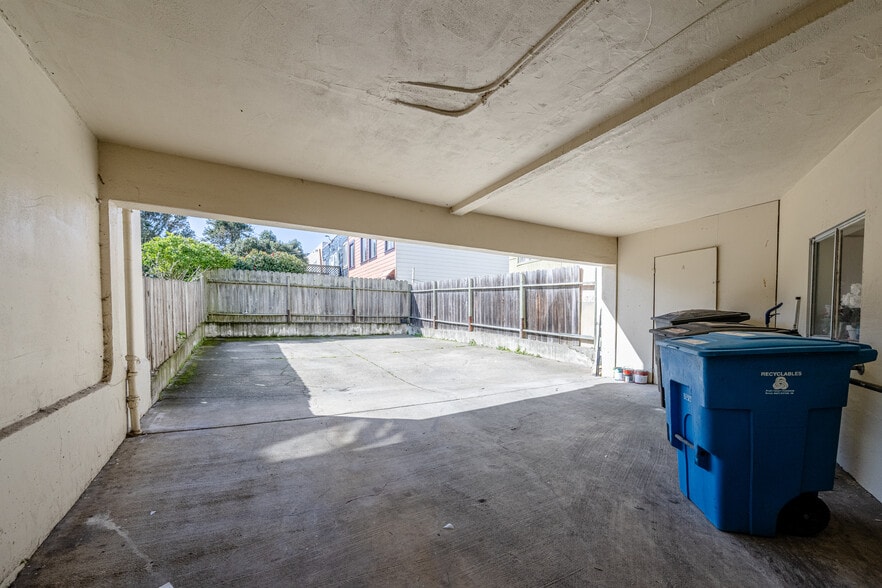 Building Photo - 185 Sickles Ave