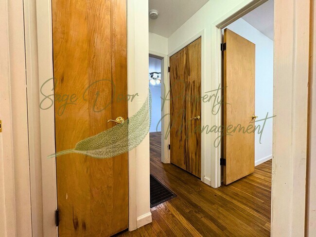 Building Photo - CHARMING HOME WITH GARAGE, LARGE BASEMENT,...