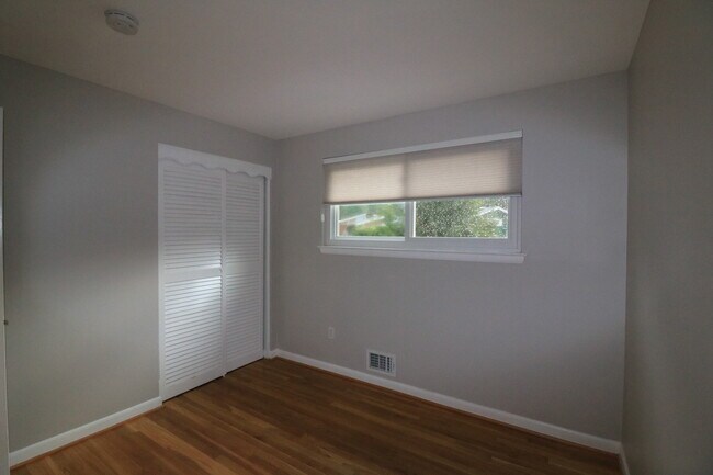 Building Photo - "Coming Soon". 4 bed + 2.5 Bath Stunning Split-Level in Kemp Mill