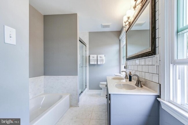 Building Photo - 4054 Norbeck Square Dr