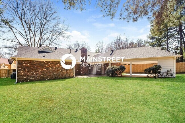 Building Photo - 4 Bedroom Pet-Friendly Home in GERMANTOWN, TN with Main Street Renewal