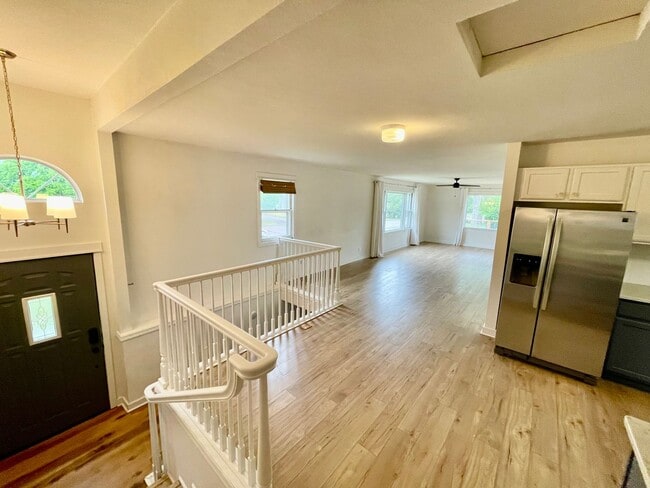 Building Photo - Beautifully Renovated 4-Bedroom Home Near West Blvd