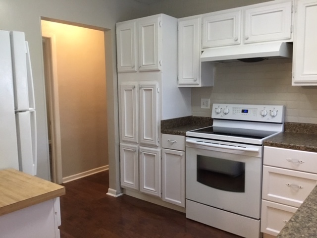 Building Photo - 1614 Sparrow Dr