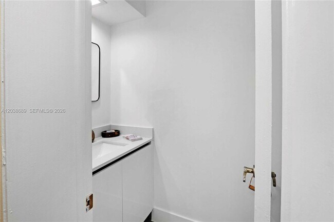 Building Photo - 3138 Mary St