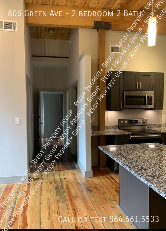 Building Photo - 806 Green Ave