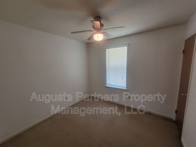 Building Photo - 2803 Ptarmigan Rd