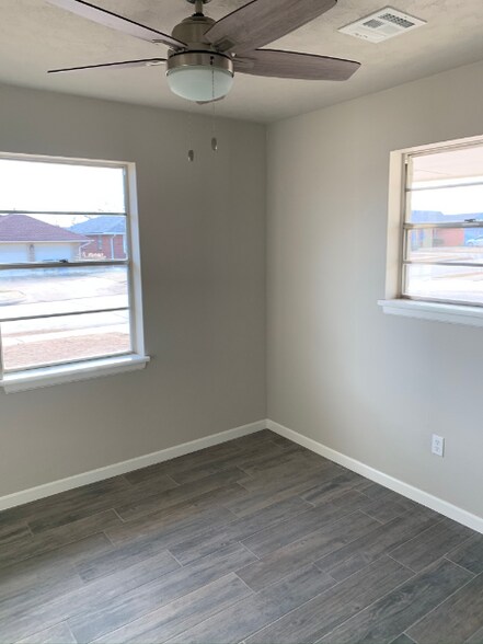 Front bedroom - 217 E 30th St
