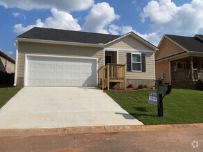 Building Photo - 104 Bradley Dr
