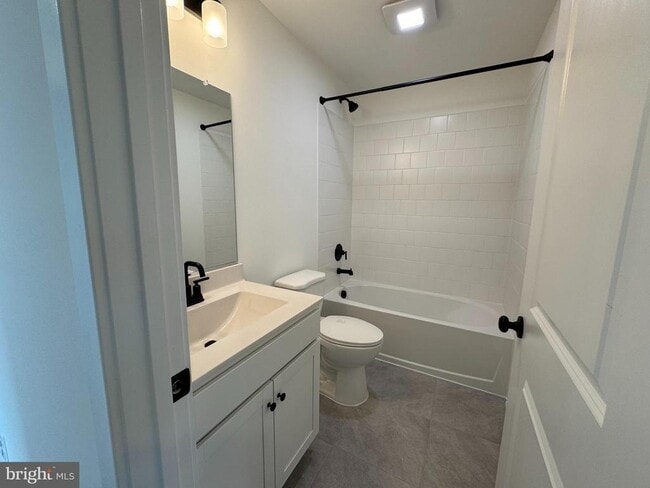 Building Photo - 36122 Wilderness Shores Way