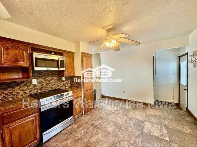 Building Photo - 275 Christopher Ave