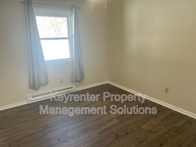 Building Photo - 266 Crawford Dr