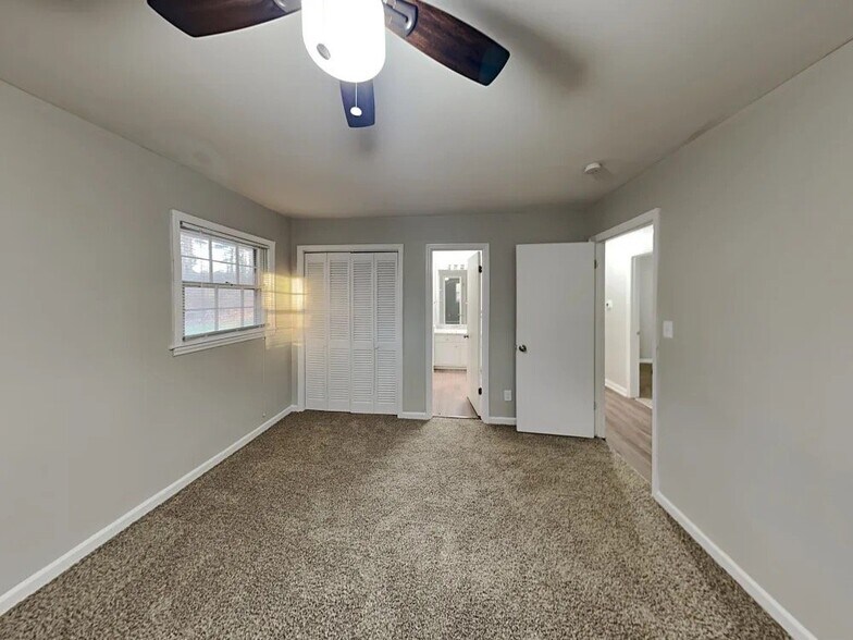 Building Photo - 3660 Scarlet Dr