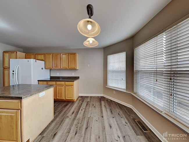 Building Photo - 121 Stoneheath Dr