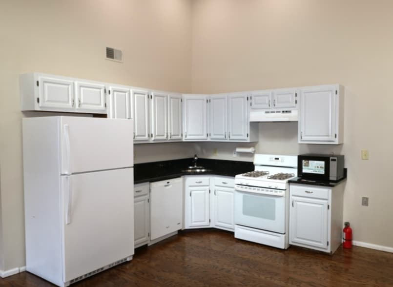 Building Photo - 1715 Breckenridge Dr