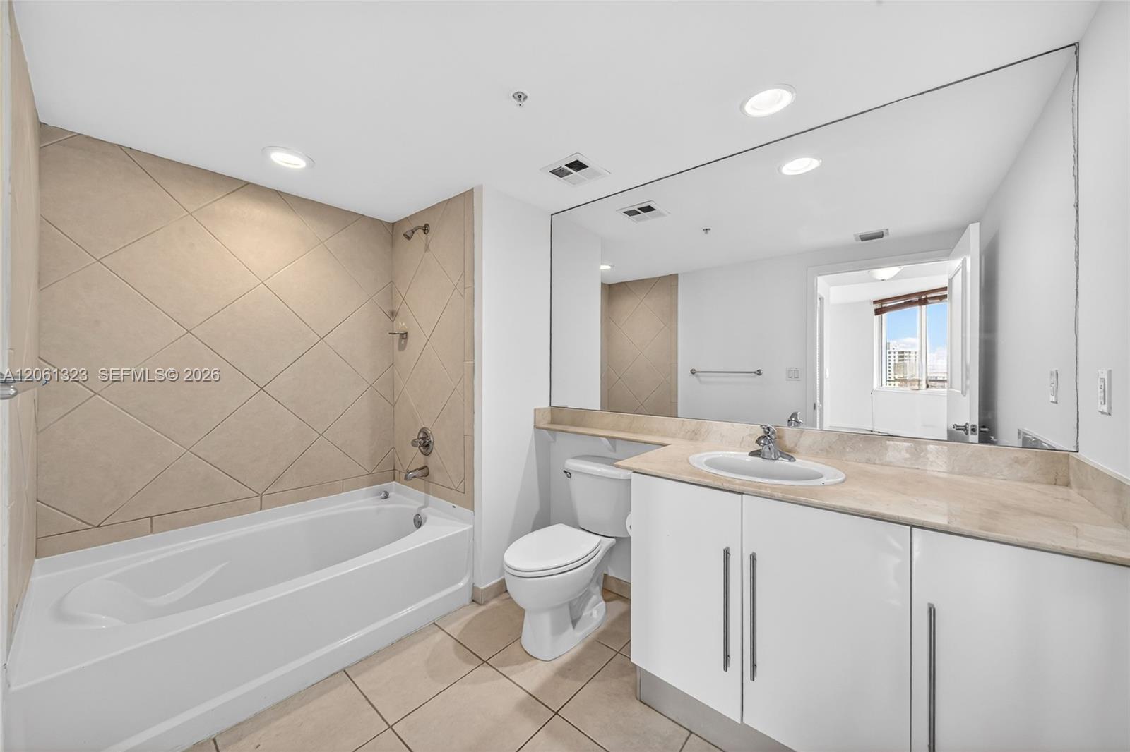 Building Photo - 325 S Biscayne Blvd