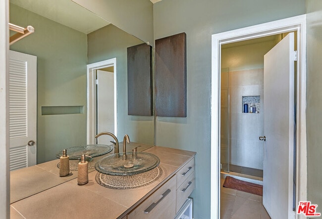 Building Photo - 11920 Dorothy St