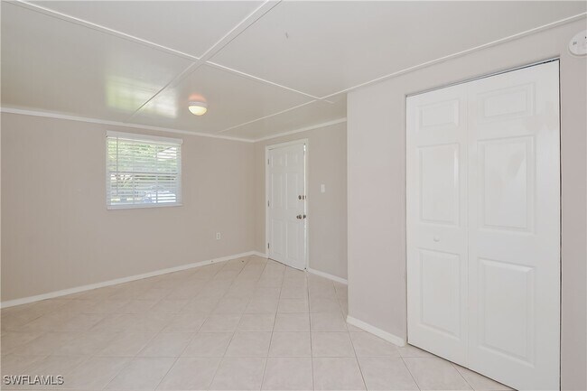Building Photo - 1642 Banyan Dr