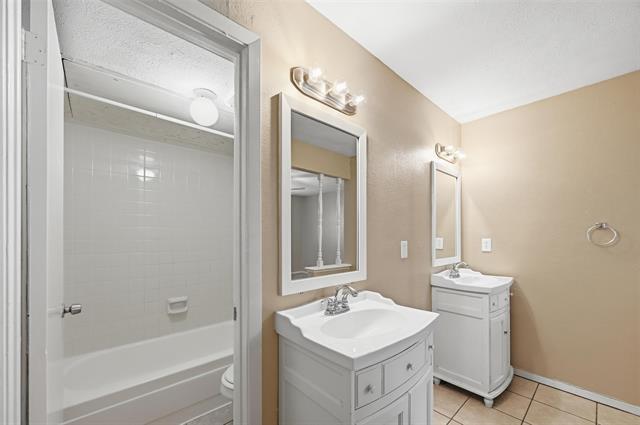 Building Photo - 512 White Oak St