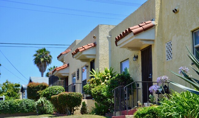 Building Photo - Charming 1 Bedroom North Park Apartment! Assigned Garage! Patio! In Unit Wash/Dryer!