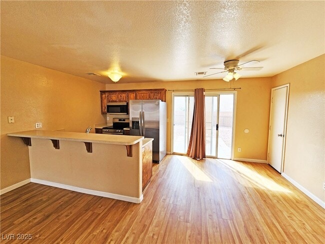 Building Photo - 1700 Sycamore Ave