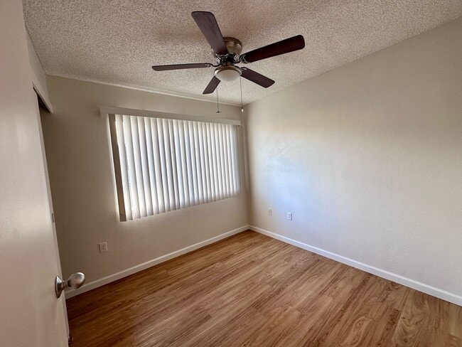 Building Photo - For Rent - [Hillsdale] 95-1195 Makaikai St...