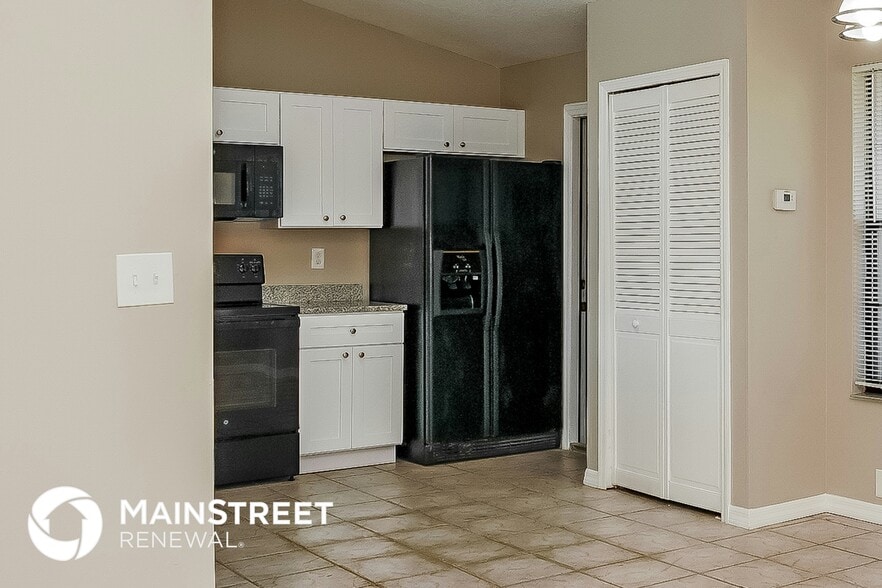 Building Photo - 4303 Ponds Dr