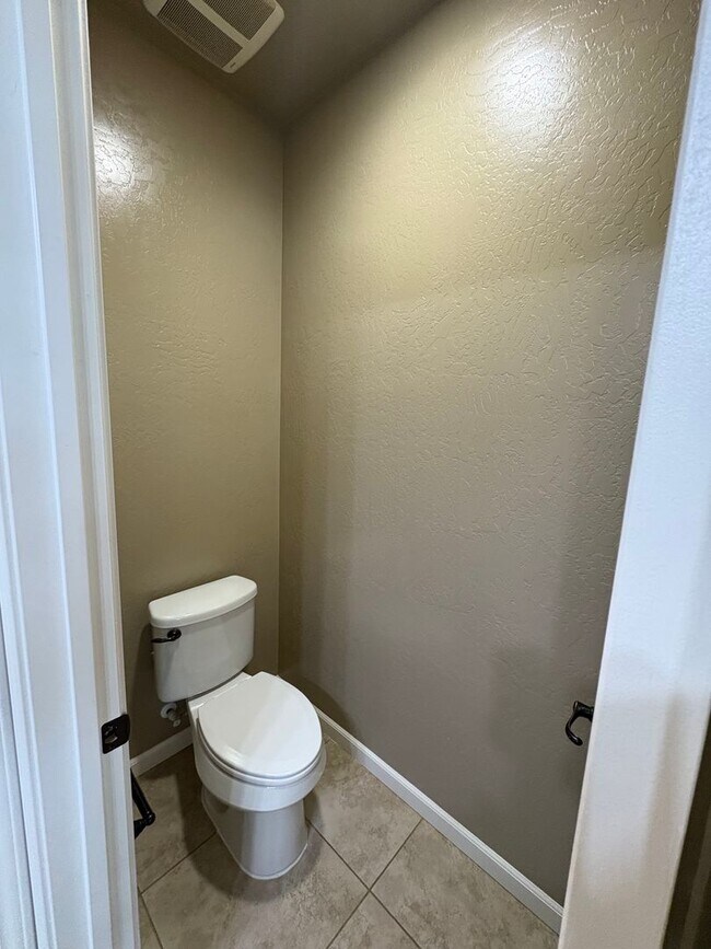 Building Photo - SE Visalia home coming soon!