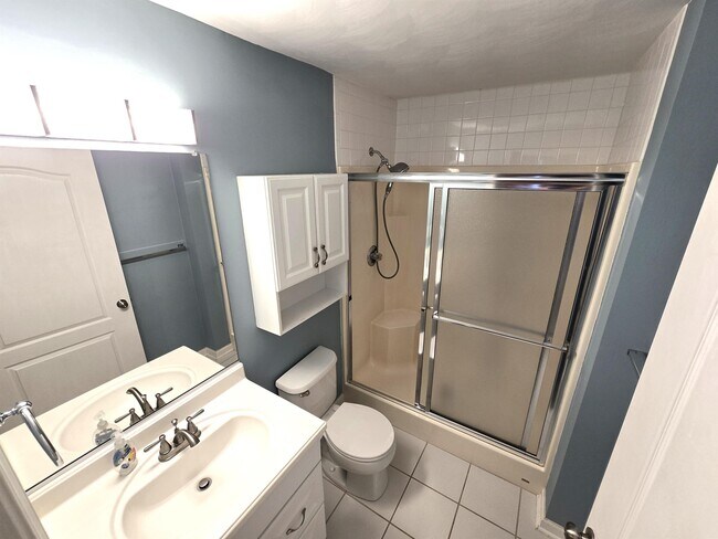 Building Photo - 2236 Lesner Crescent