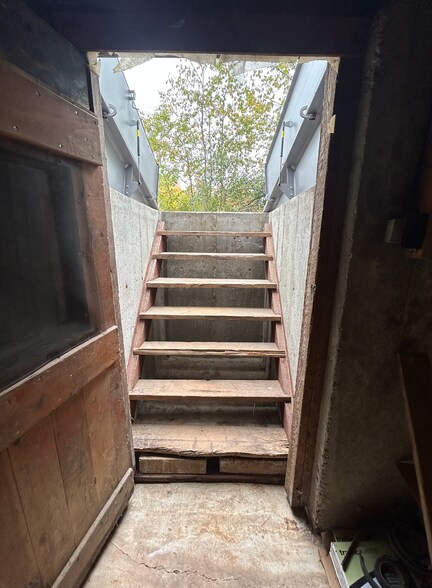 Building Photo - 38 Old Henniker Rd