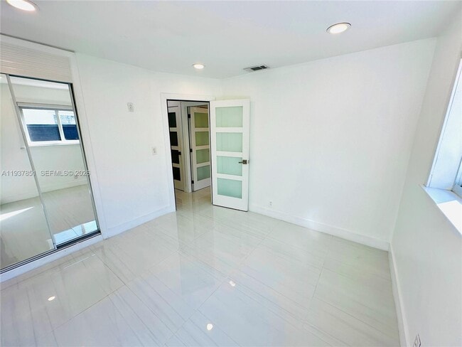 Building Photo - 8160 W 18th Ct