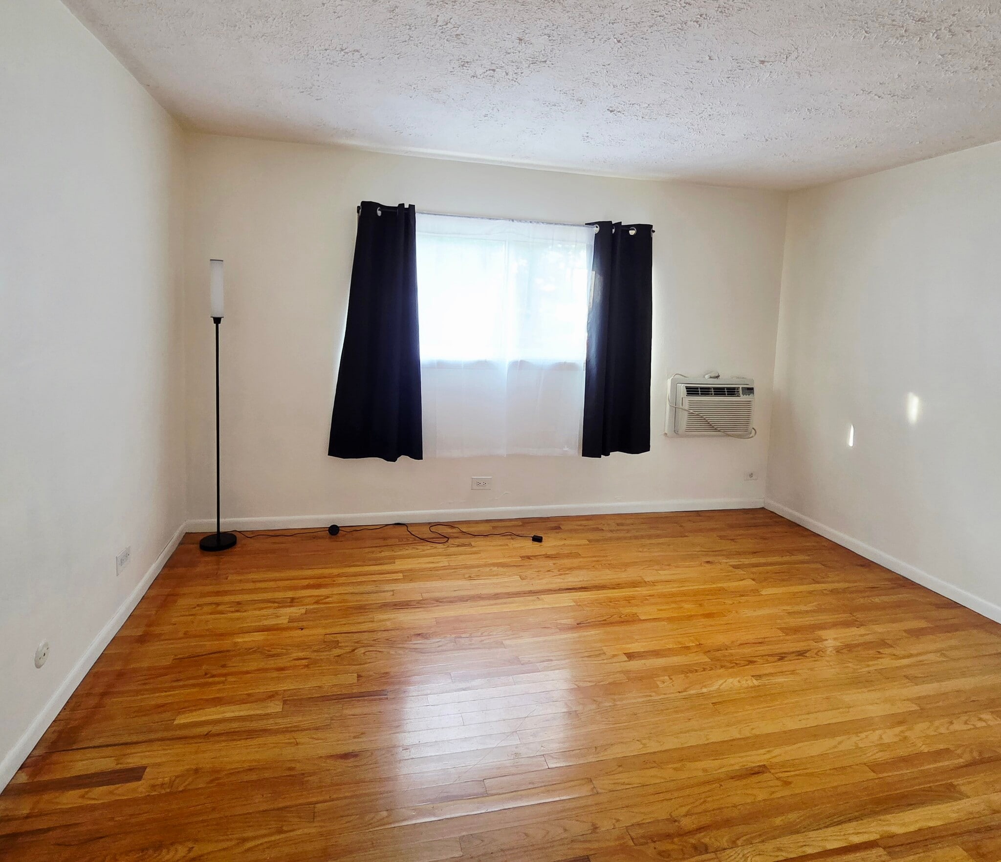 Building Photo - 2205 Arbor Cir