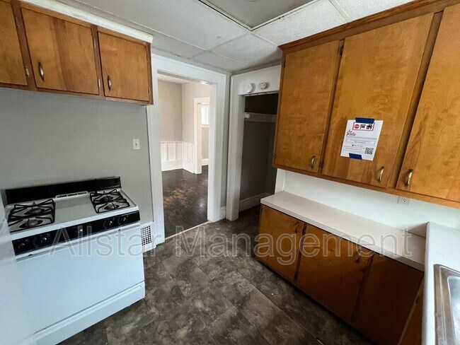 Building Photo - 284 Gordon Dr