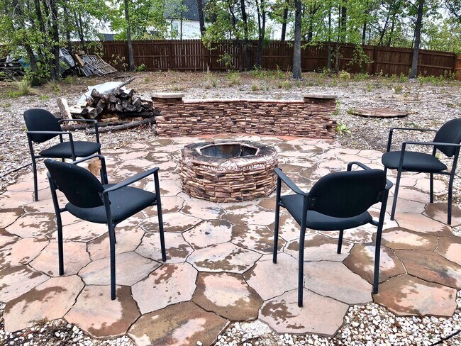 Building Photo - 4 Bedroom, 2.5 Bath in Trotters Bluff in Harnett County Close to Bragg!