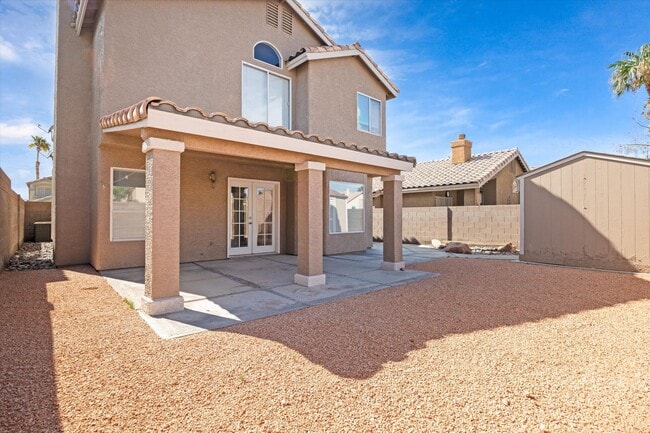 Building Photo - SE!!  Windmill and 215!! Newly remodeled!! All Tile Floors down stairs!! Low Maintenance Desert L...