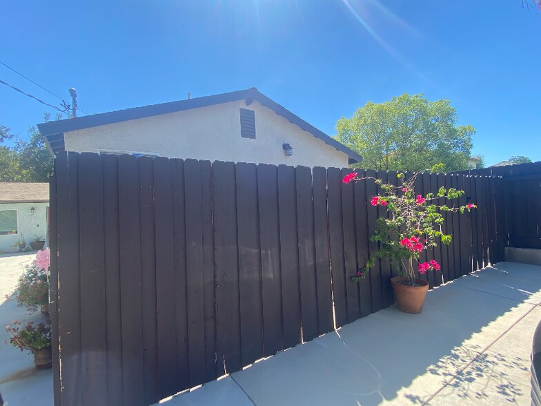 Building Photo - 7934 Etiwanda Ave